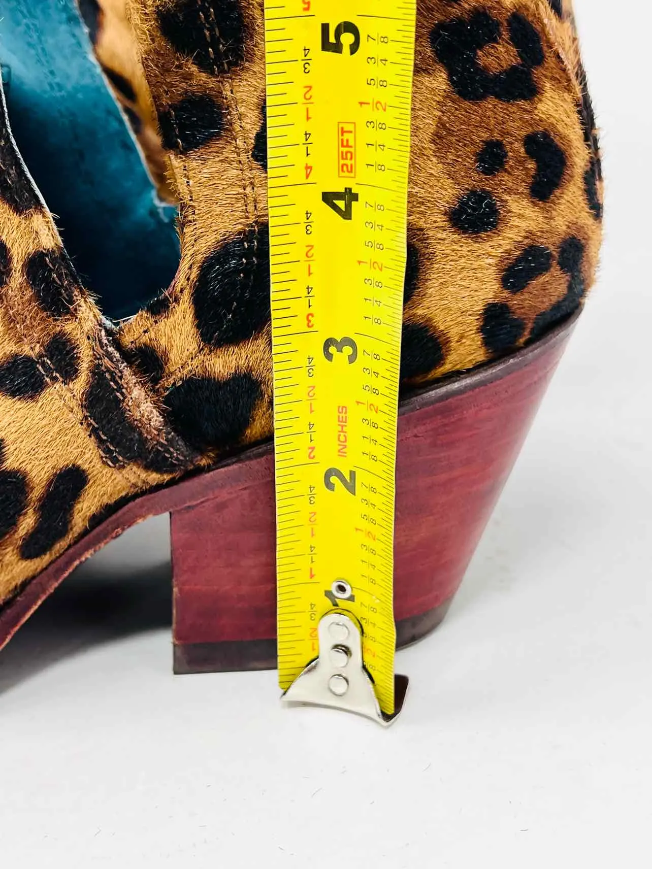 Ariat Size 8.5 Tan/Black Animal Print Cowhide AS IS Shoes Ankle Boots