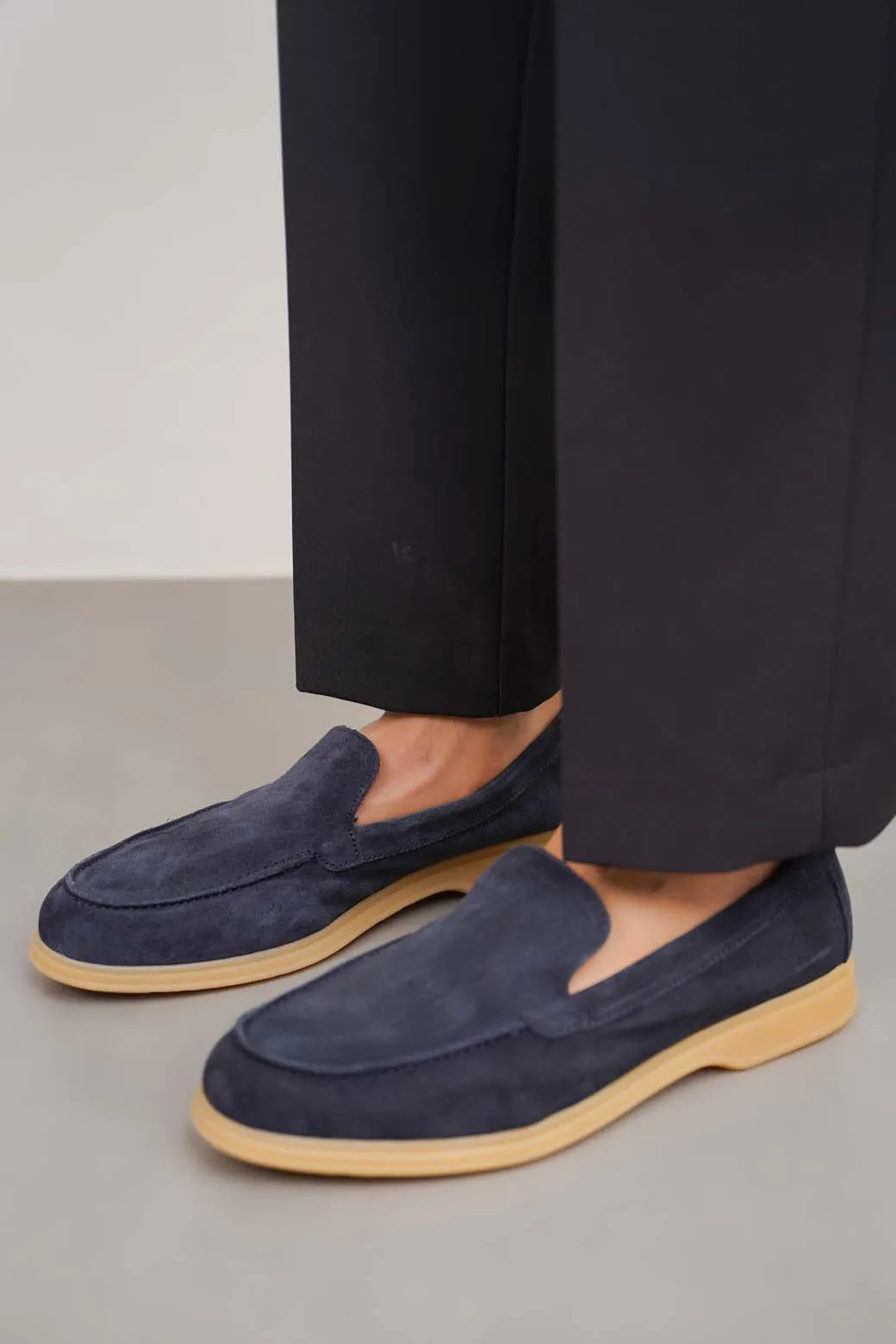 COMFORTABLE LEATHER LOAFERS