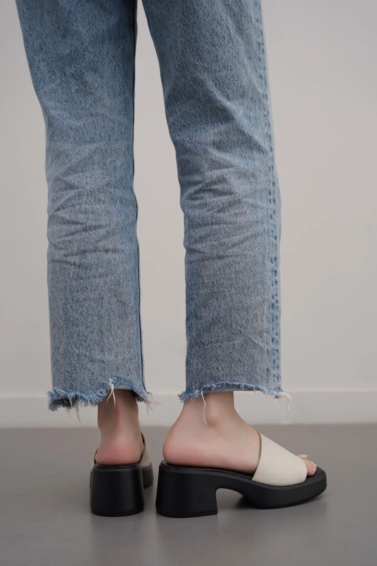 EASY BLOCK HEELS