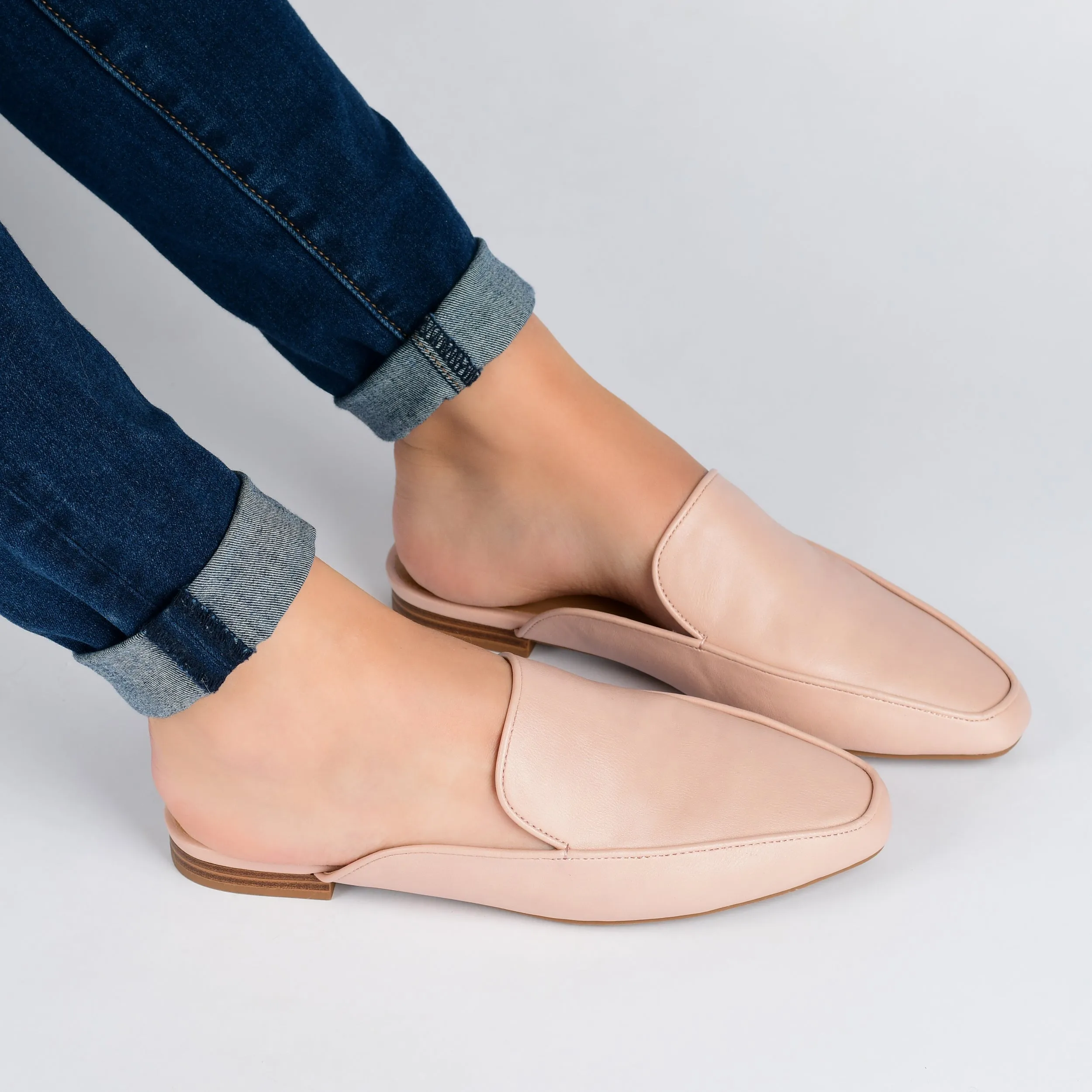 Journee Collection Women's Akza Mule