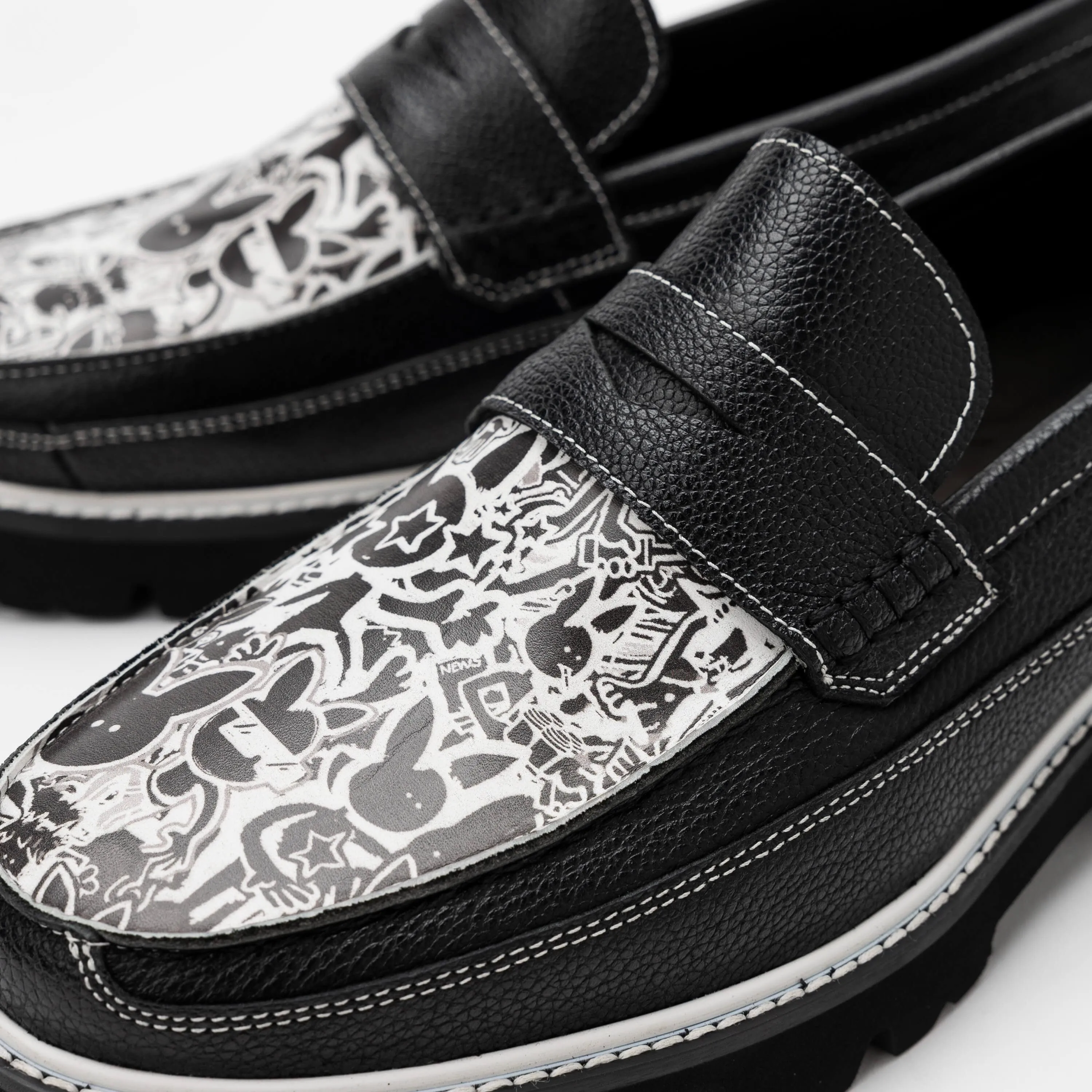 Kodone 'Scribble' Black Leather Lug Penny Loafers