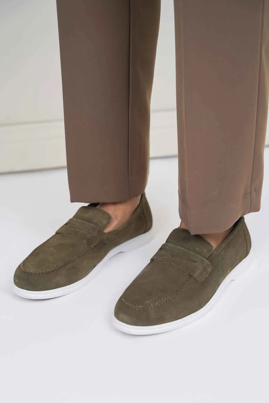 LEATHER LOAFERS