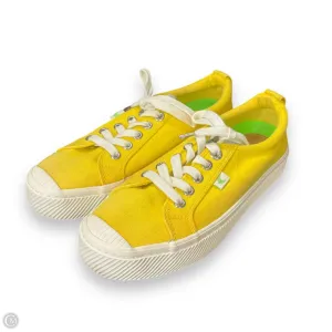 Shoes Flats By Cariuma In Yellow, Size: 6.5