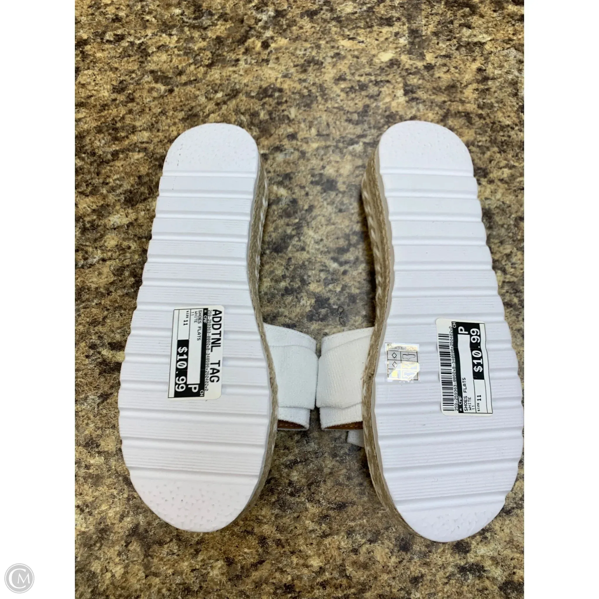 Shoes Flats By Cmf In White, Size: 11