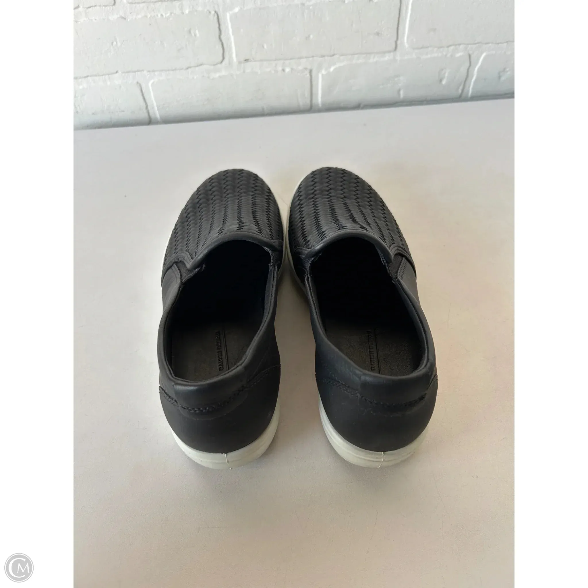 Shoes Flats By Echo In Black, Size: 8.5