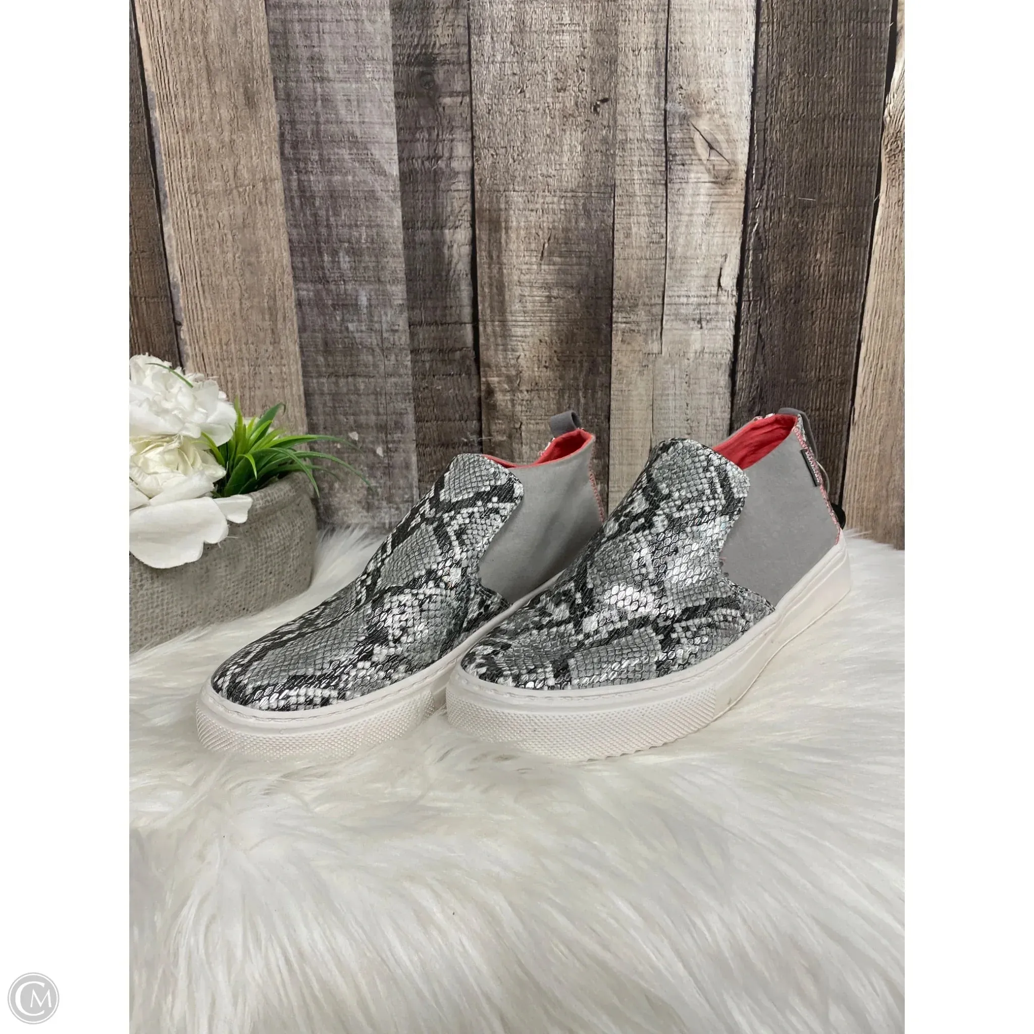 Shoes Flats By Hey Dude In Silver, Size: 8