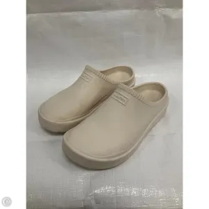Shoes Flats By Hunter In White, Size: 6