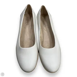 Shoes Flats By Naturalizer In Tan, Size: 12