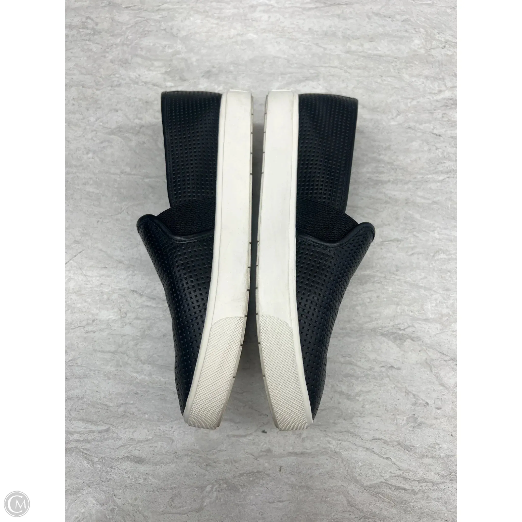 Shoes Flats By Vince In Black, Size: 7.5