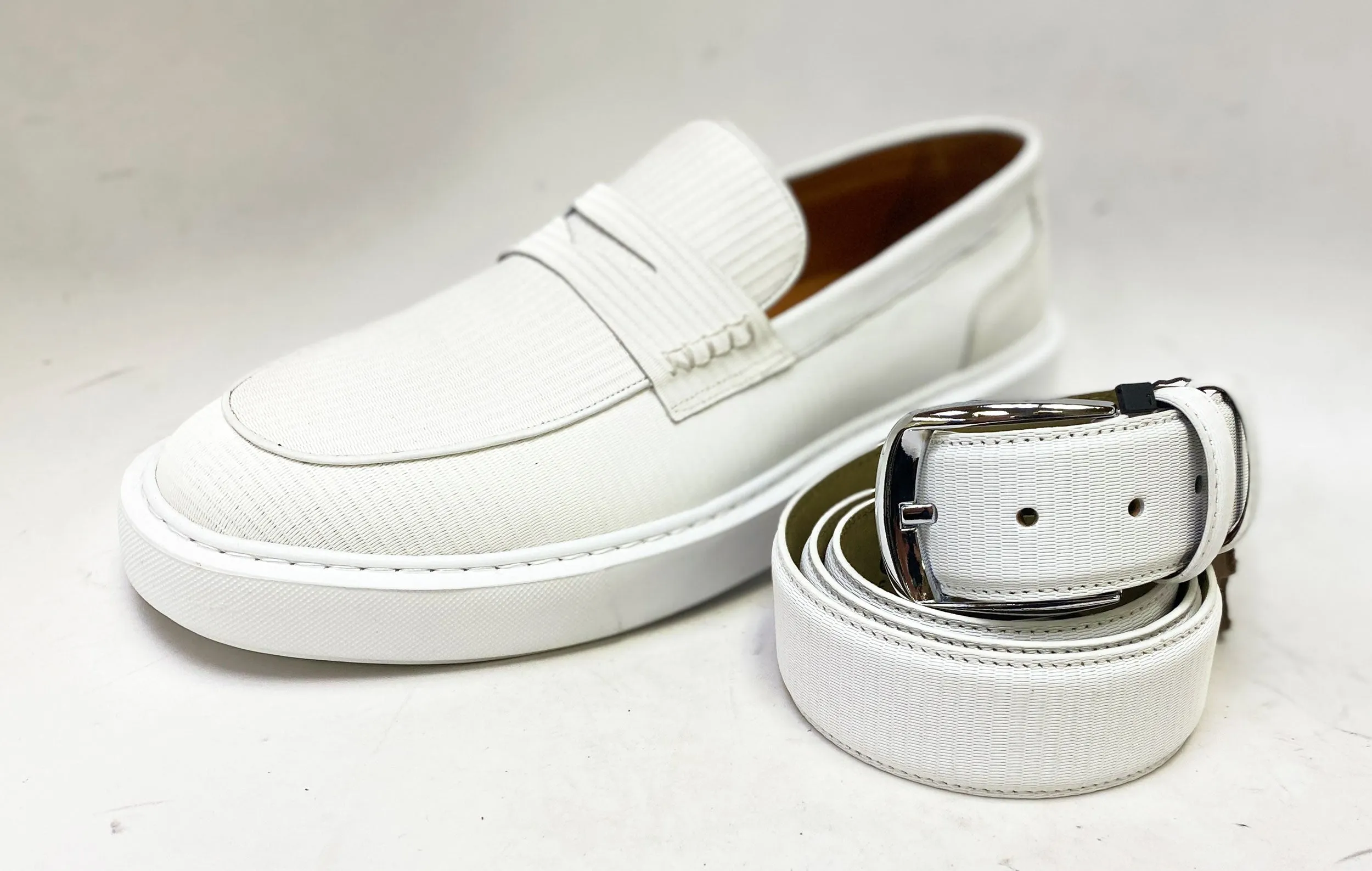 Style: 811200-White