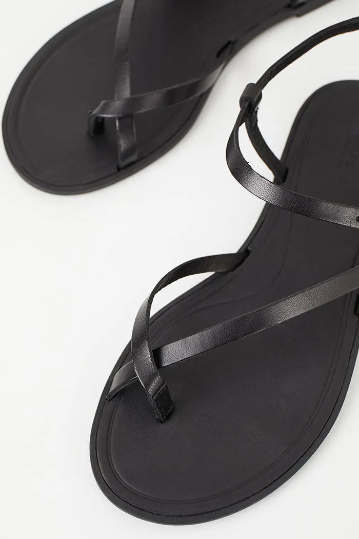 TIA 2.0 ANKLE STRAP SANDAL SIZE 37 & 40