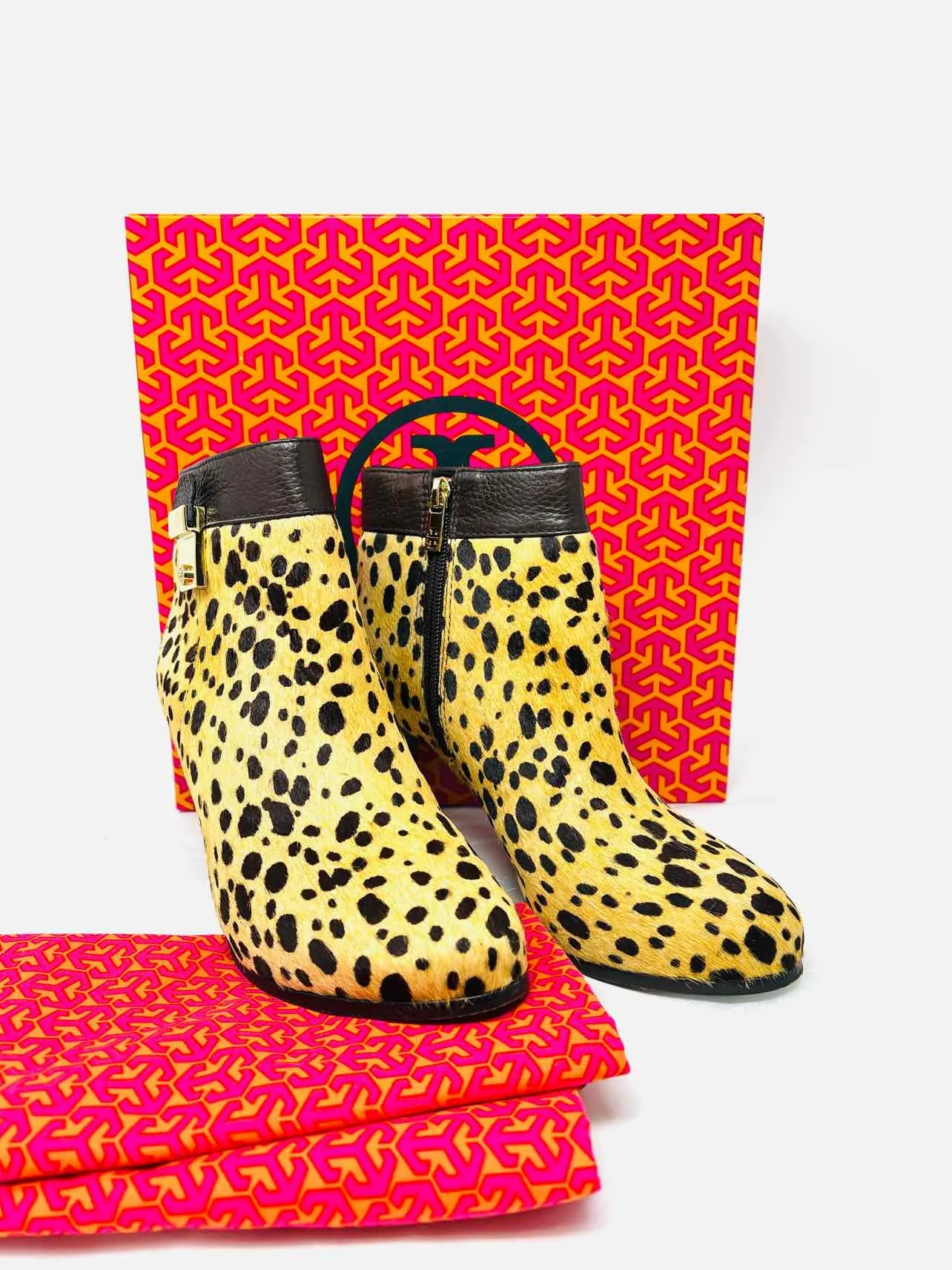 Tory Burch Size 8.5 Tan/Brown Animal Print Cow Hair W/ BOX!!! Ankle Boots