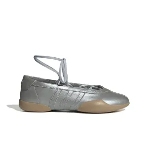 Women's adidas Taekwondo MEI Ballet  Silver Metallic/Gum 3 JR7032