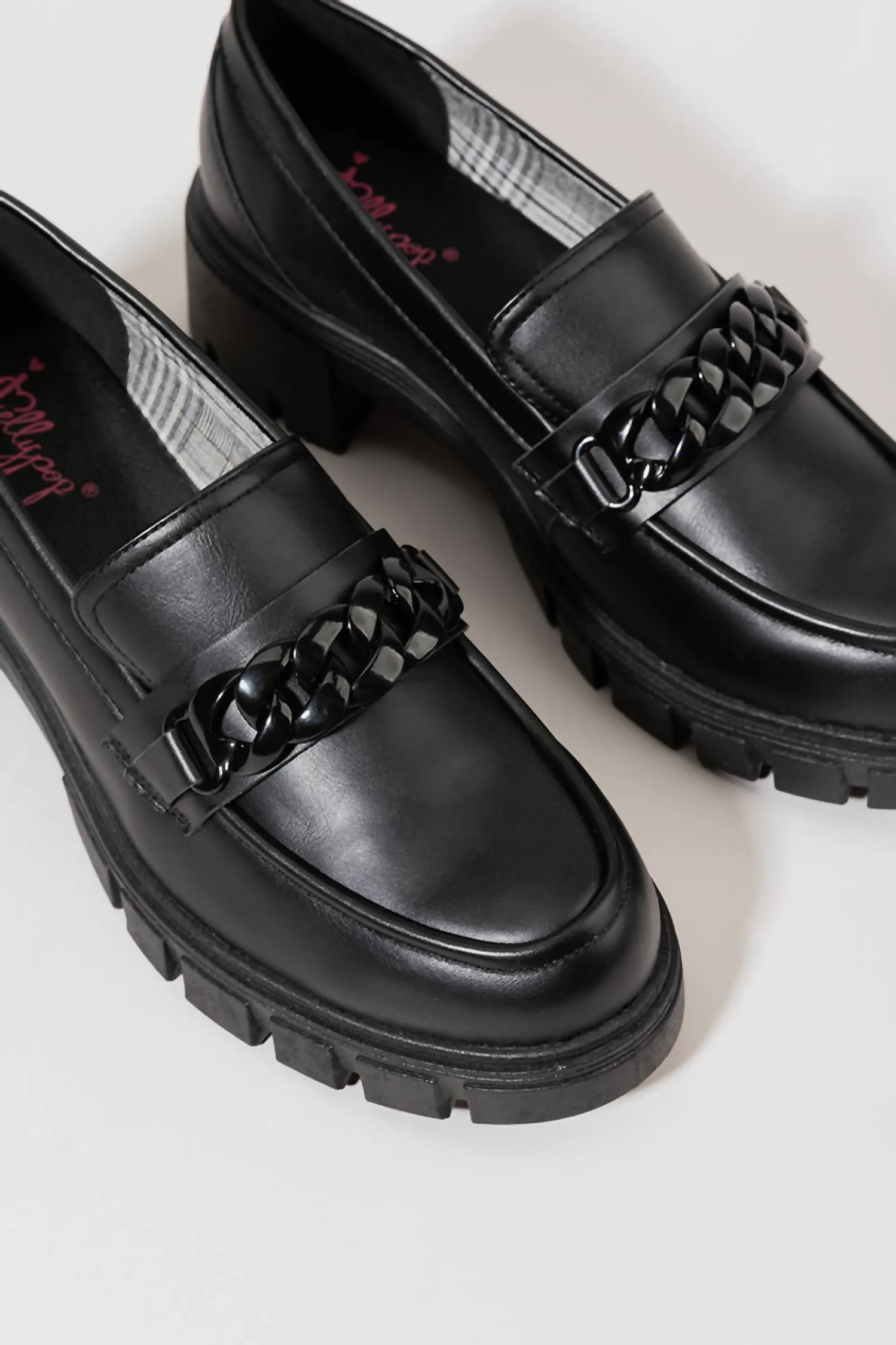 Women's Una Chunky Chain Loafer In Black